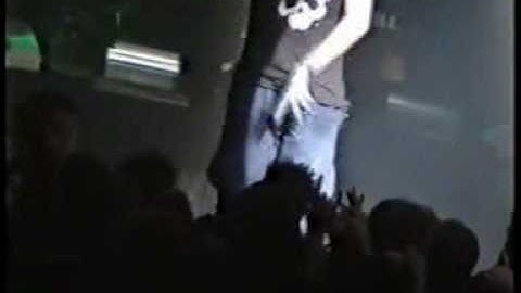 Fear factory - Damaged (Live at Palace Melbourne 12.12.01)