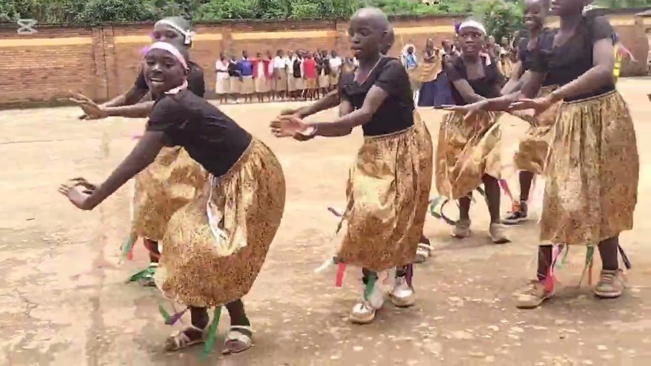 DUKUZE UMWANA TURERA ABANA BIGIHUGU// NGABA ABANA BAFITE IMPANO BAGANGA ICYIZERE CYAHAZAZA