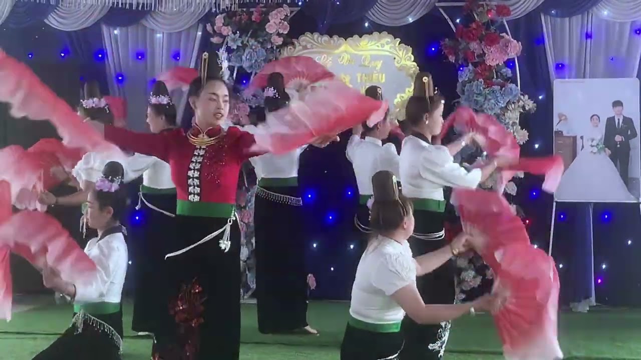 hương xắc bản em đội múa bản mạy thề hiện 