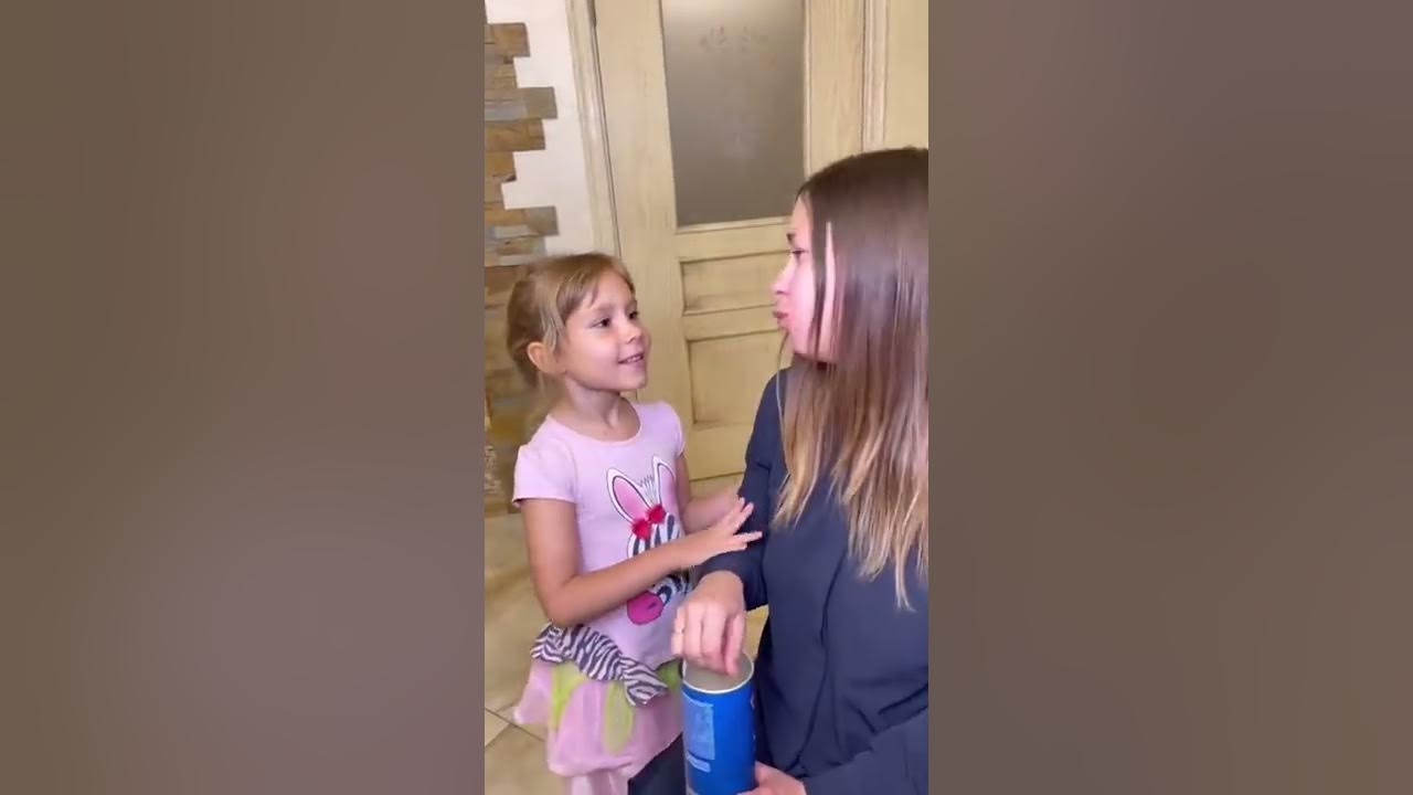 Связали маму ради чипсов😱 Tied up mom for chips😂 #shorts - YouTube