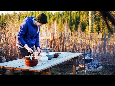 ЖИЗНЬ В УРАЛЬСКОЙ ГЛУБИНКЕ | С ПРИХОДОМ ВЕСНЫ - ПРИХОДИТ РАБОТА | ГРИБНИЦА В САДУ НА КОСТРЕ