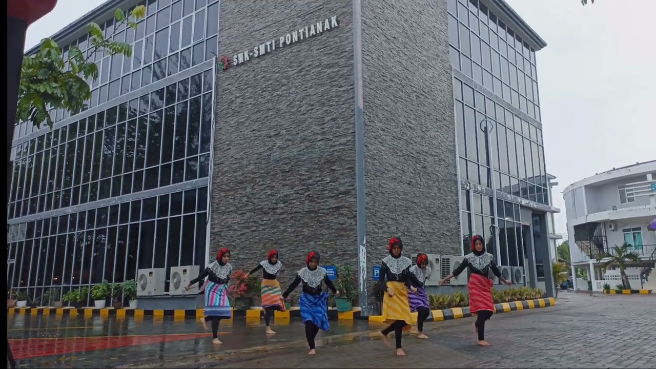 Zapin Ya Salam Eskul Tari SMK-SMTI Pontianak