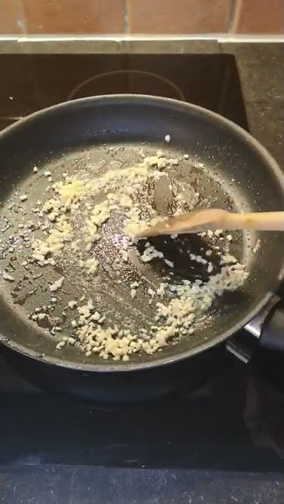 Easy and Delicious heavy Breakfast ||Garlic fried rice #shorts