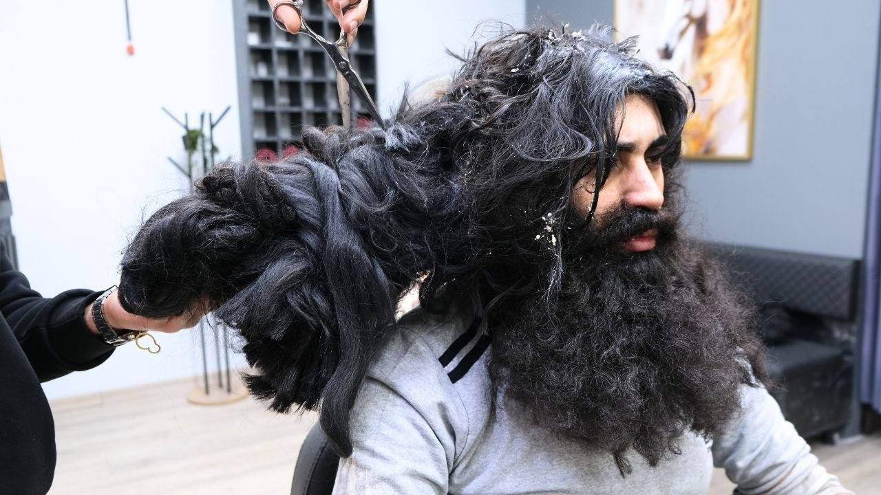 HOMELESS Man Gets EXTREME Haircut And Beard Makeover What Happens Next?