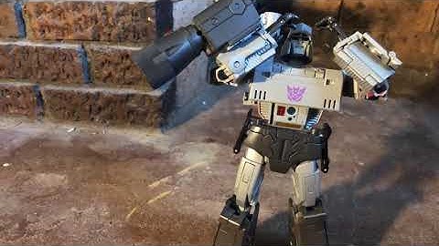 Transformers Stop motion (#Siege Astrotrain in a nutshell)