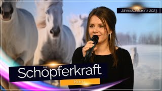 Schöpferkraft – Poesie | SasekTV
Wir sind Schöpfer – und Geschöpfe zugleich, Tänzer auf dem Parkett des Lebens; Schauspieler der Rolle, die wir uns selber wählen. Jenseits der Dunkelheit von Zweifel, jenseits der Schatten von Erlebtem erheben wir uns, denn wir sind NICHT OPFER unserer Schwächen.
https://www.sasek.tv/de/musikclips/schoepferkraft/3536
#sasektv #poesie #poetryslam Schöpferkraft – Poesie | SasekTV