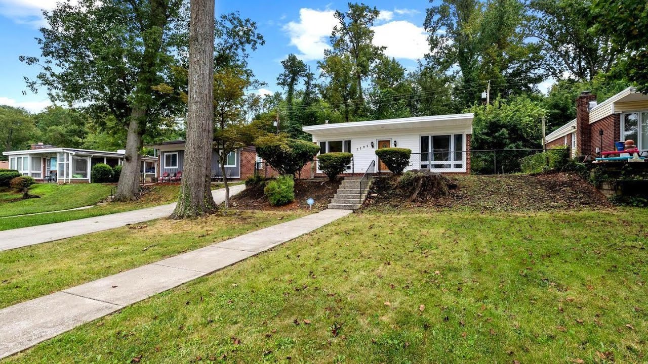 2705 Glen Ave, Baltimore, MD 21215 - Charming 3 bed 1.5 bath single family home with LARGE basement!