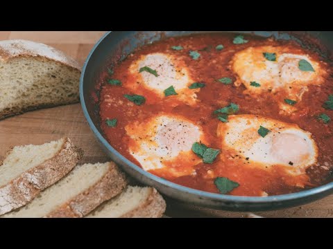 EGGS IN PURGATORY 🍳 Italian grandma makes eggs in tomato, an ancient Neapolitan recipe