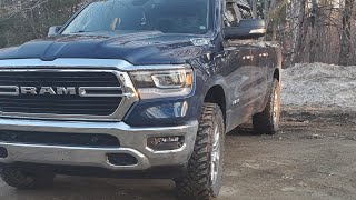 2019 Ram 1500 Bighorn Leveled on 35 x 12.5 TIRES Stock Wheels