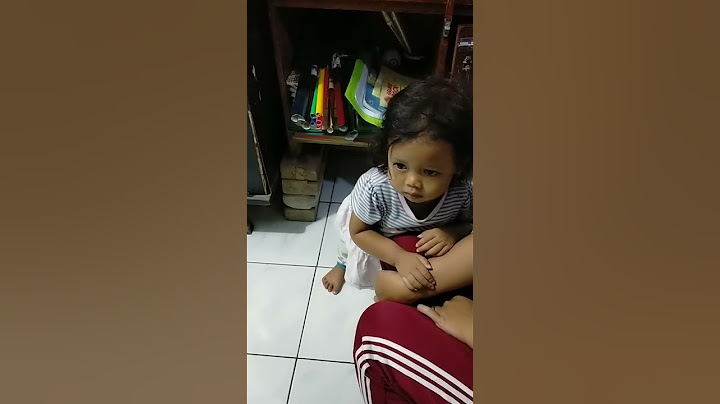 Ekspresi bocah susah buang air besar 😀