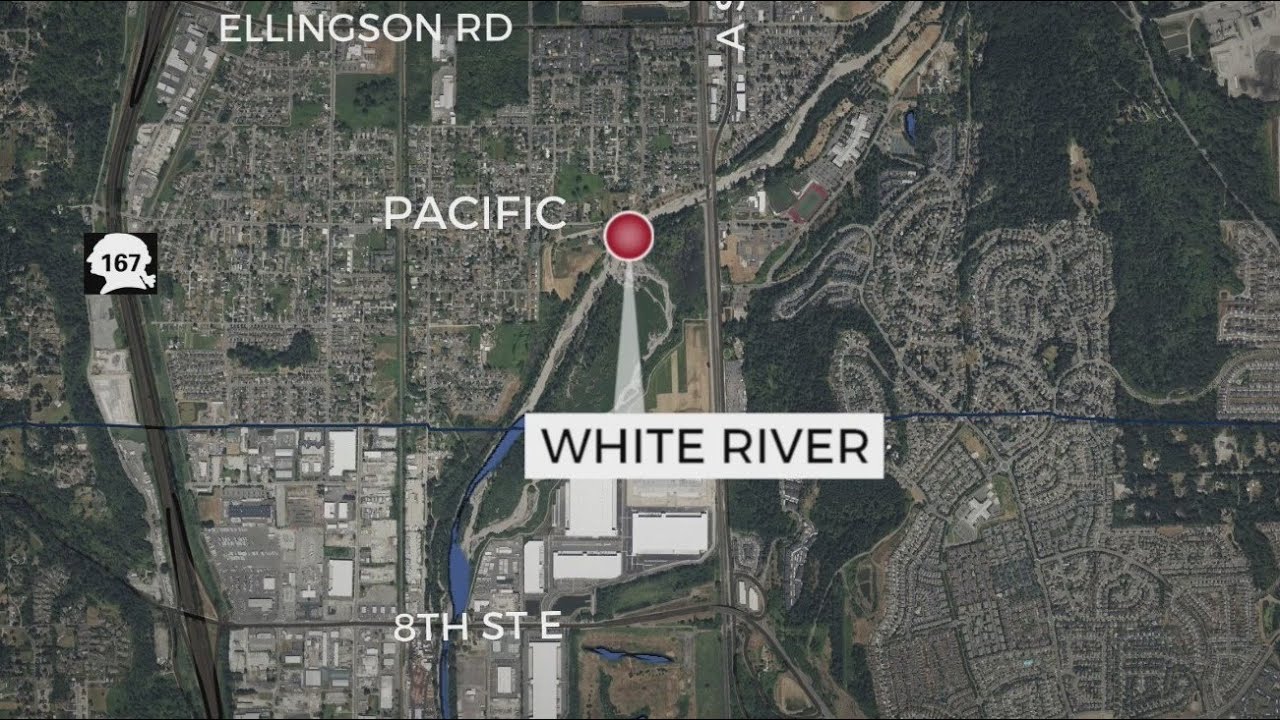 Pacific, WA evacuating after levee breaks along White River - YouTube