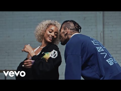 Danileigh Ft. Chris Brown - Easy