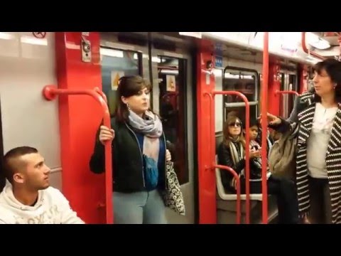 Флэшмоб солистов миланской оперы в метро