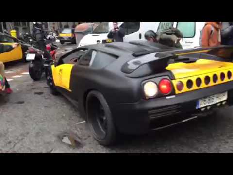 Lambo taxi Barcelona, esperando a los primeros pasajeros :-)