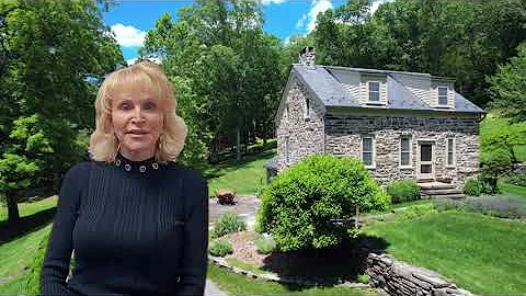 Jeannine Simmons; Hudson Valley Realtor