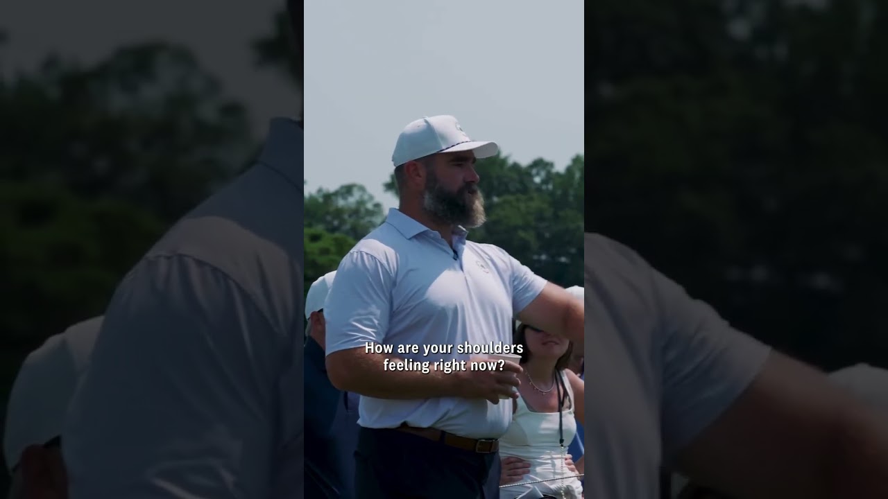 Man of the people. Jason Kelce takes in the U.S. Amateur at Merion. 🦅