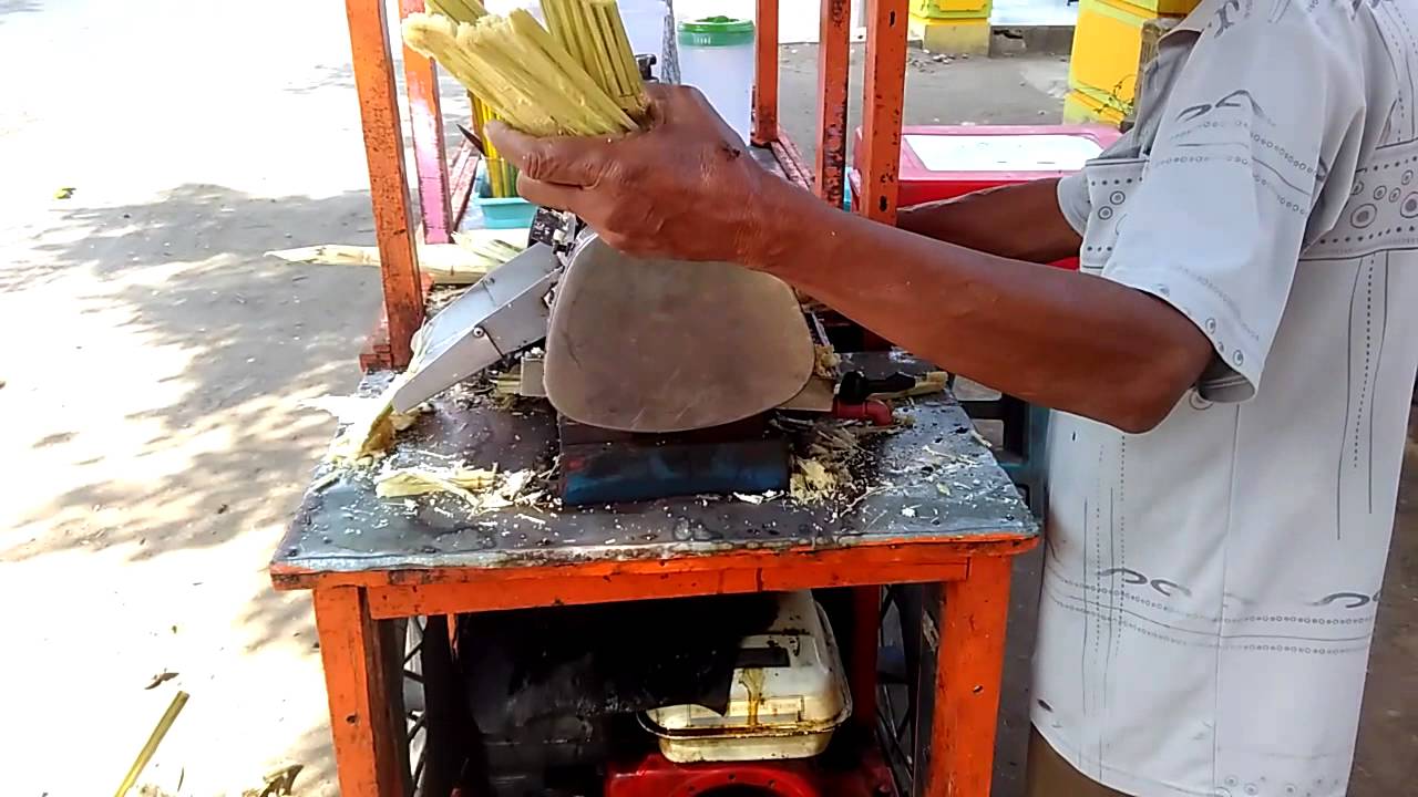  Penjual Es Tebu  dengan mesin penggiling peras YouTube