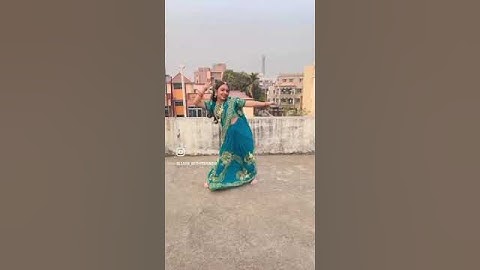 Saree mei nachna mushkil hai..😂 |Short #learnwithpriyanshi