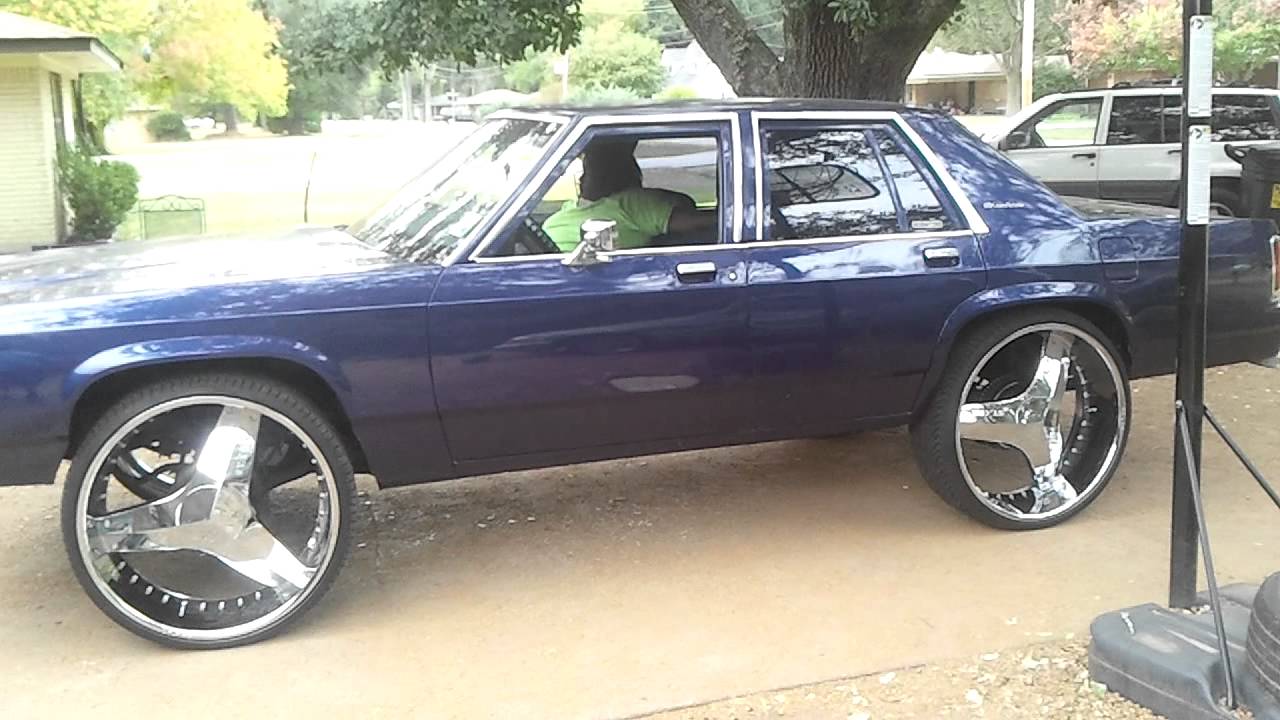 Ltd Crown Vic On 28 Inch Choppas Blades Youtube