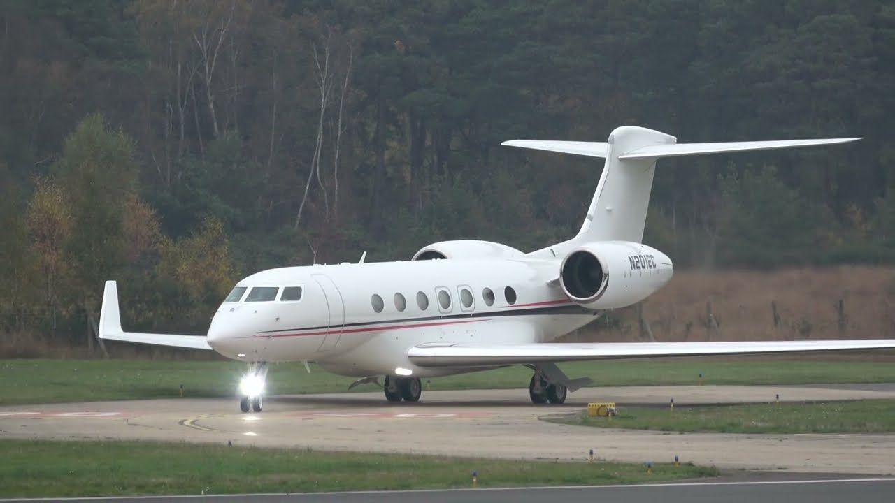 GULFSTREAM G600 N2012C TAXI AND TAKE OFF FROM FARNBOROUGH-EGLF UK 3-11-2024