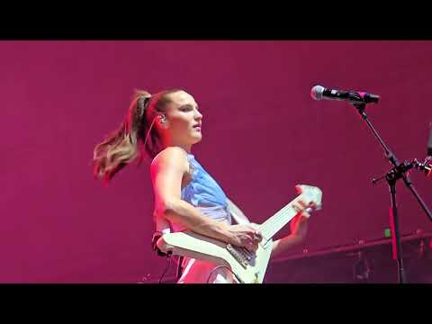 Sofi Tukker - Pick up the Phone/Jacaré - 2025.07.15.