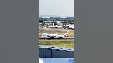 Amazing View! British Airways Boeing 787-800 Takeoff from London Heathrow Airport!