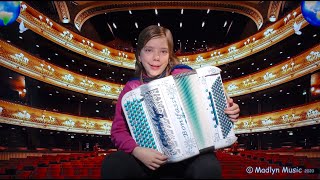 Jean Sébastien BACH : FUGUE en Cm - Madlyn music, Young talent - Child accordion - Madlyn accordeon