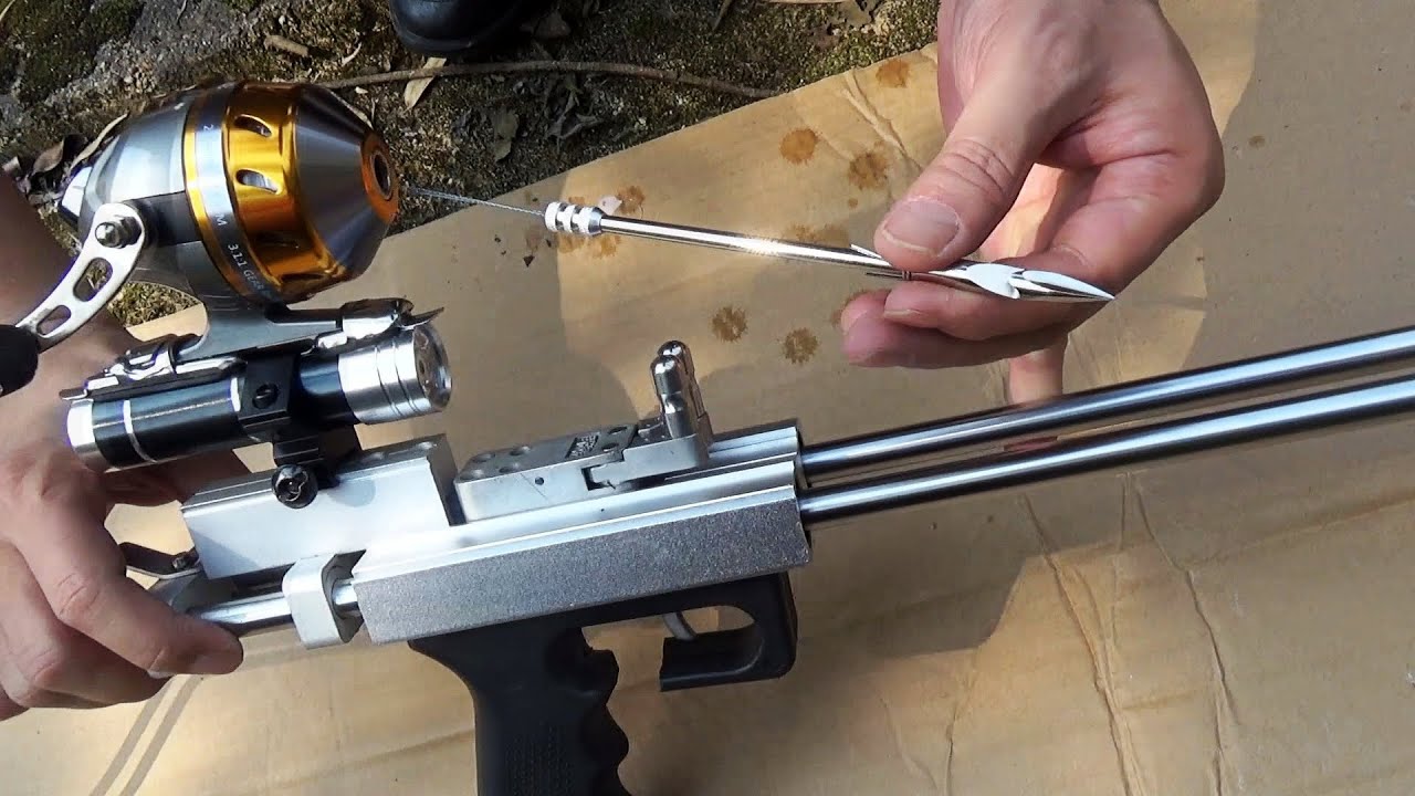 Demonstration of slingshot hunting dart 