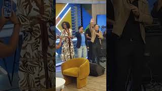 Martha Candela en cendio programa de show de medio día bailando todos cris