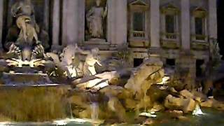 DSCN0695.AVI Trevi Fountain at night