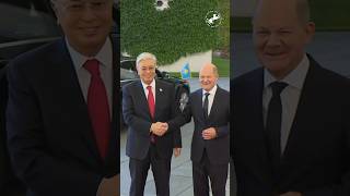 Токаев и Шольц. Президент Казахстана посетил кабинет Федерального канцлера Германии. Новости сегодня