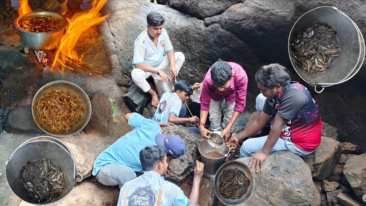 चोहोंड उपसुन पकडले खुप सारे मासे आणि बनवल्या दोन वेगवेगळ्या भन्नाट रेसिपी.Traditional fishing 