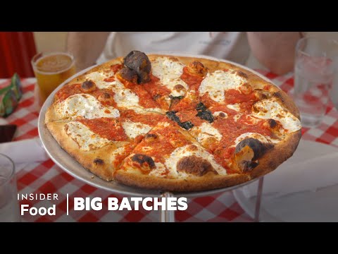 Video: Stück Brooklyn! Brooklyns beste handwerkliche Pizza