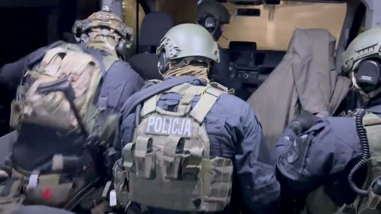 Krakowscy policjanci zatrzymali osoby, które dokonały rozboju i podszywały się pod funkcjonariuszy