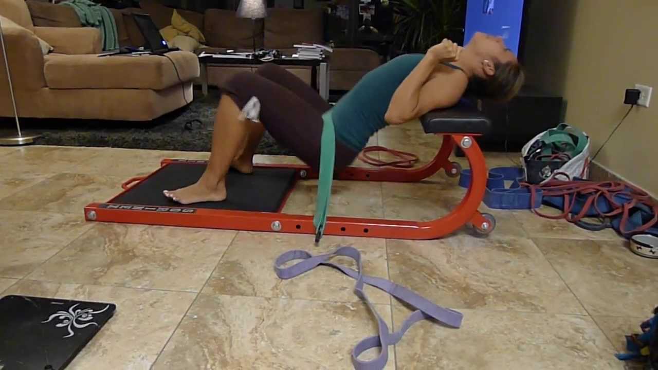 The Glue Guy' Bret Contreras Shares a Tip for Better Hip Thrusts