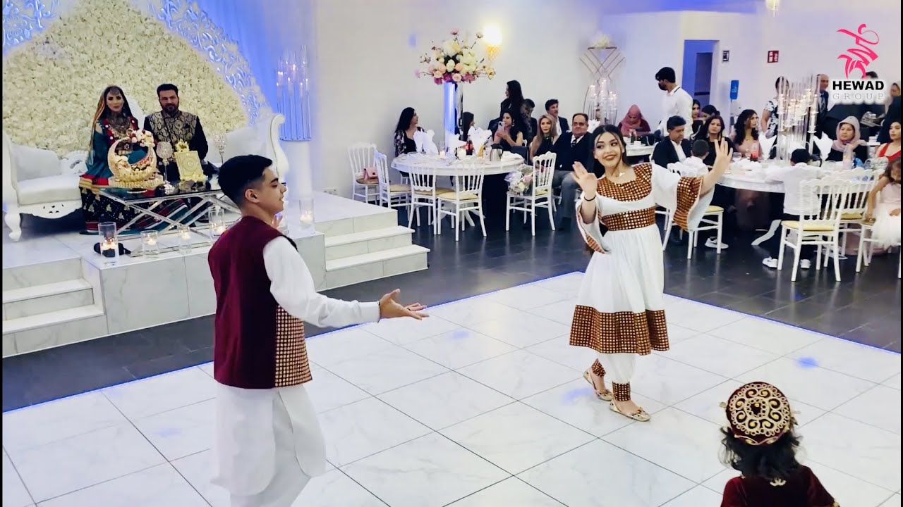 Hewad Group mast dance to Afghan singer Ramin Atash engagement party new saz logari DJ music نامزدی