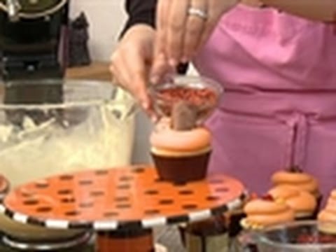 Video: Mga Recipe Ng Halloween: Mga Cupcake Ng Diyablo