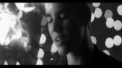 Justin Bieber Ft. Far East Movement - Live My Life [Fan Music Video]  - Durasi: 3:29. 