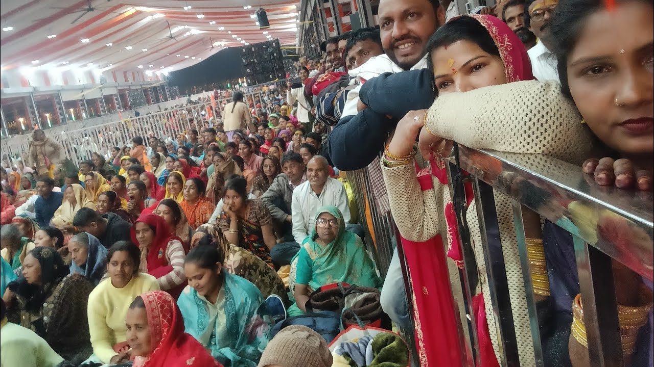  बागेश्वर धाम में बालाजीकी|दर्शन करनेके लिए बहुत लोग पहुंचे 😭बागेश्वर धाम में बहुतभीड़ है