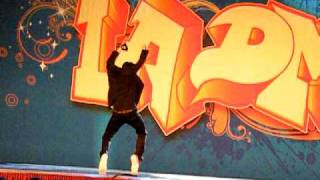 Leo Morimune Dancing To Smooth Criminal