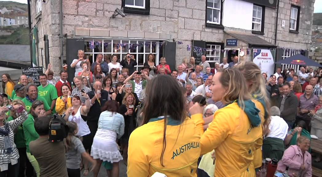 ⁣Olivia Price, Nina Curtis & Lucinda Whitty arrive at the Cove House Inn