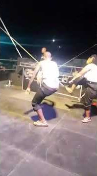 usthebe bayamjabulela abantu estage