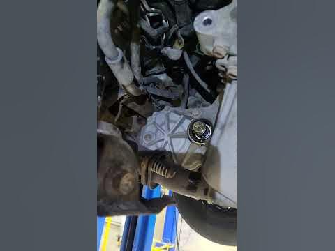 2011 Suzuki SX4 alternator removal - YouTube