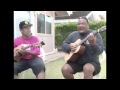 Def TechのMicroとKaʻau Crater BoysのErnie Cruz, Jr