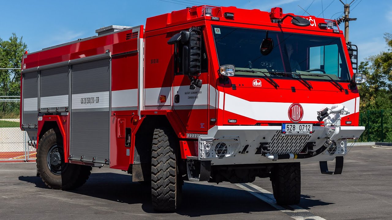 POŽÁRY.cz: Tatra hasičů z Bystřice pod Hostýnem má řiditelnou zadní nápravu a prodloužený rozvor