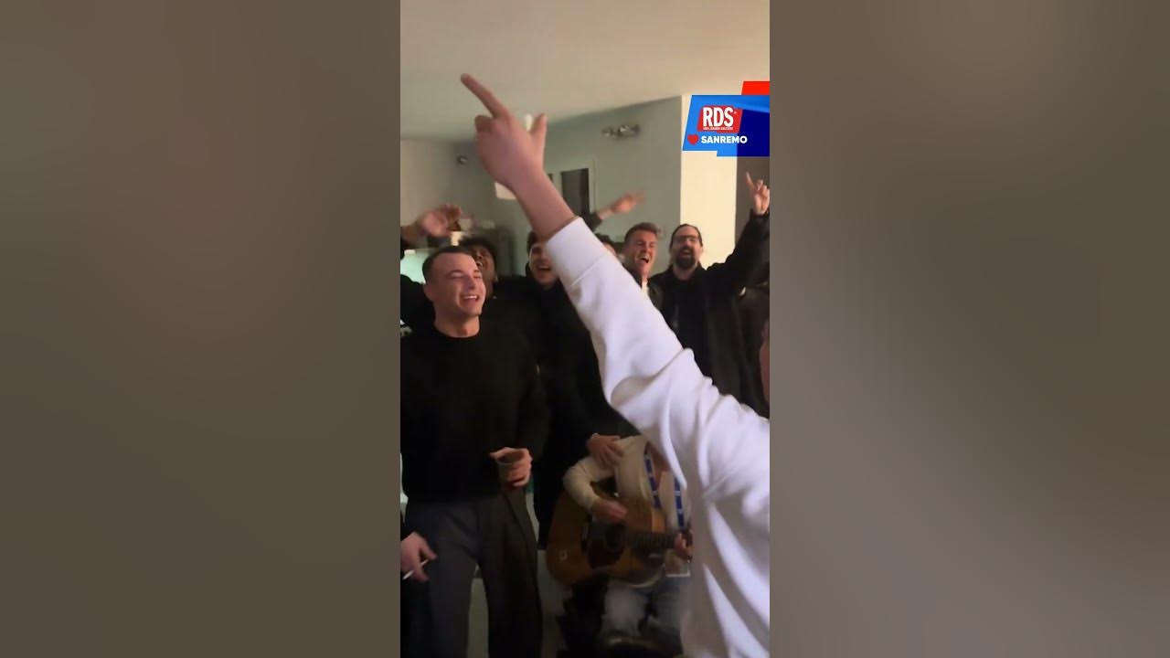 Olly canta a cappella "Balorda Nostalgia"