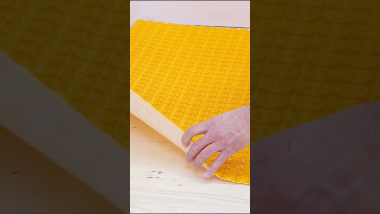 Réaliser un sol chauffant avec la natte autocollante DITRA-HEAT-PS