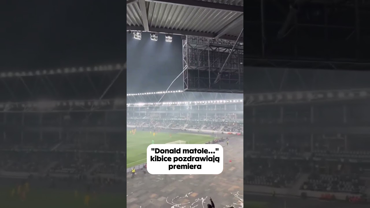 "Donald matole.." - tak przywitali premiera na meczu w Kownie