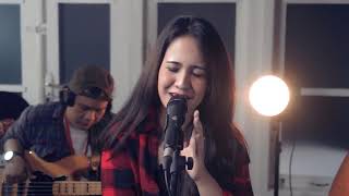 THE VIRGIN CINTA TERLARANG  - STEFHANIE ADELIA COVER