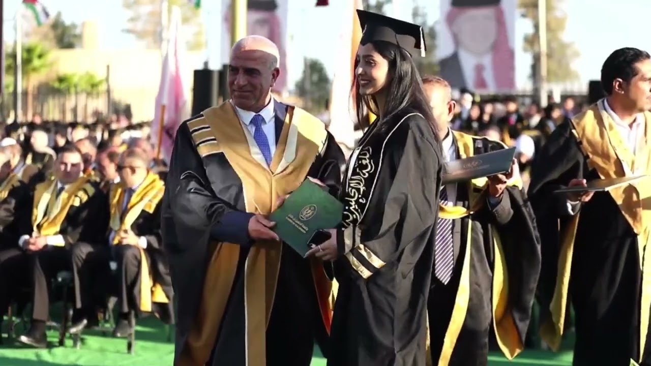 جامعة الحسين بن طلال | تخريج الفوج الفضي | طلبة كلية كلية الاداب